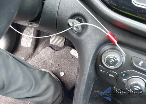 2013 Dodge Dart Limited z USA, uszkodzony, nr VIN 1C3CDFCAXDD714391